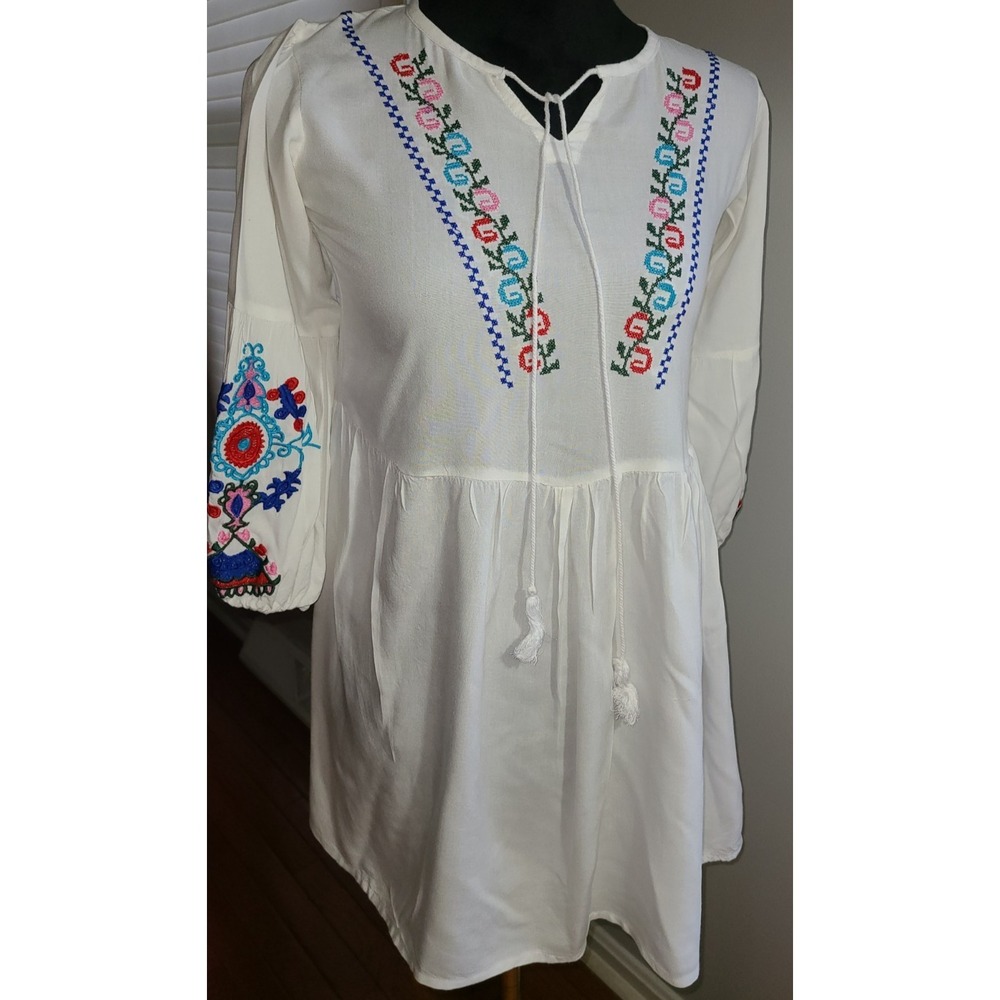 Saakaa Womens Sm Top Tunic White Colorful Embroidery Boho Hippie Beach Puffy